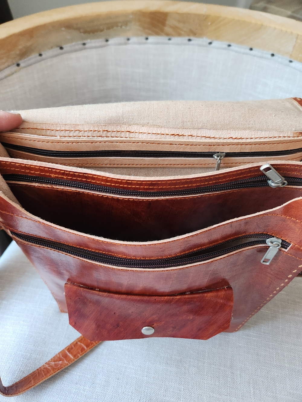 Artisan Vintage Leather Bag in Cognac - Picture 3 of 8